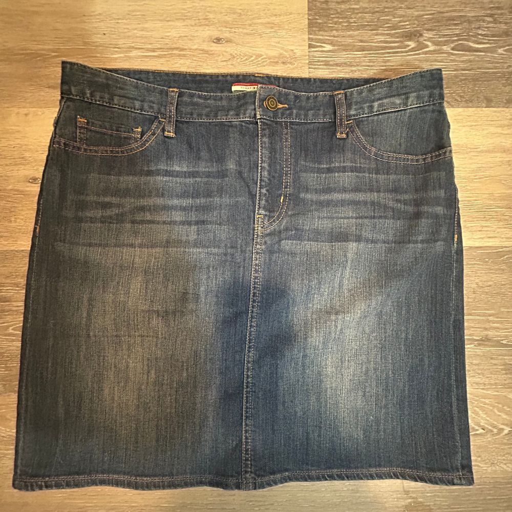 Tommy Hilfiger Womens Blue Denim Mini Skirt Medium Wash Size 12 Classic Preppy‎
